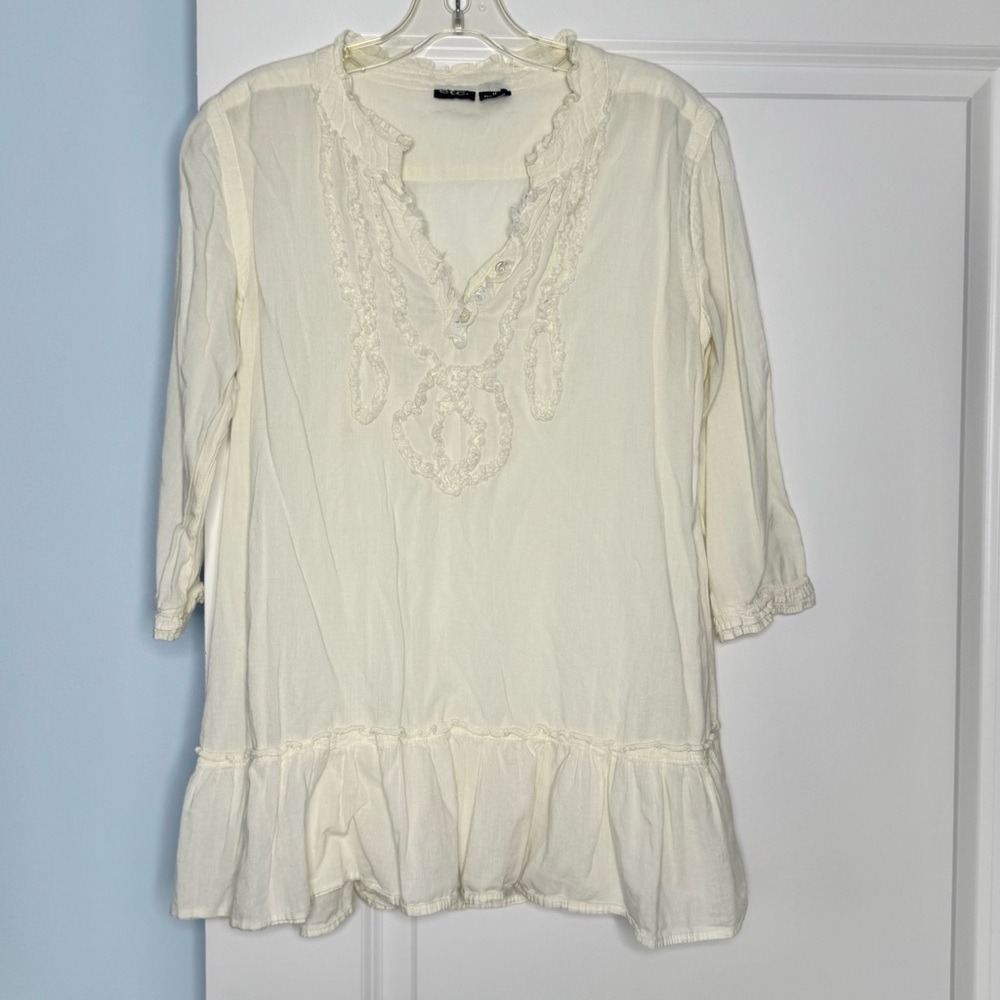 🍓6/$15🍓 Feminine Off White Top